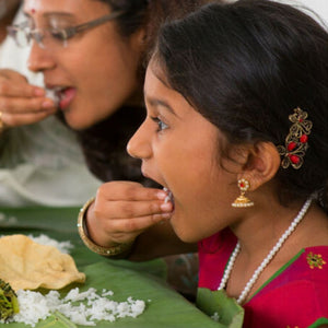 हाथो से खाना