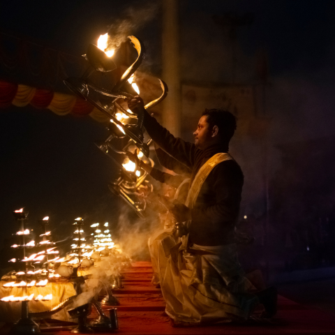 भगवान का दर्शन नोटों से