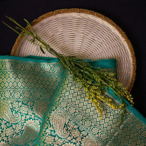 Six yards of simplicity